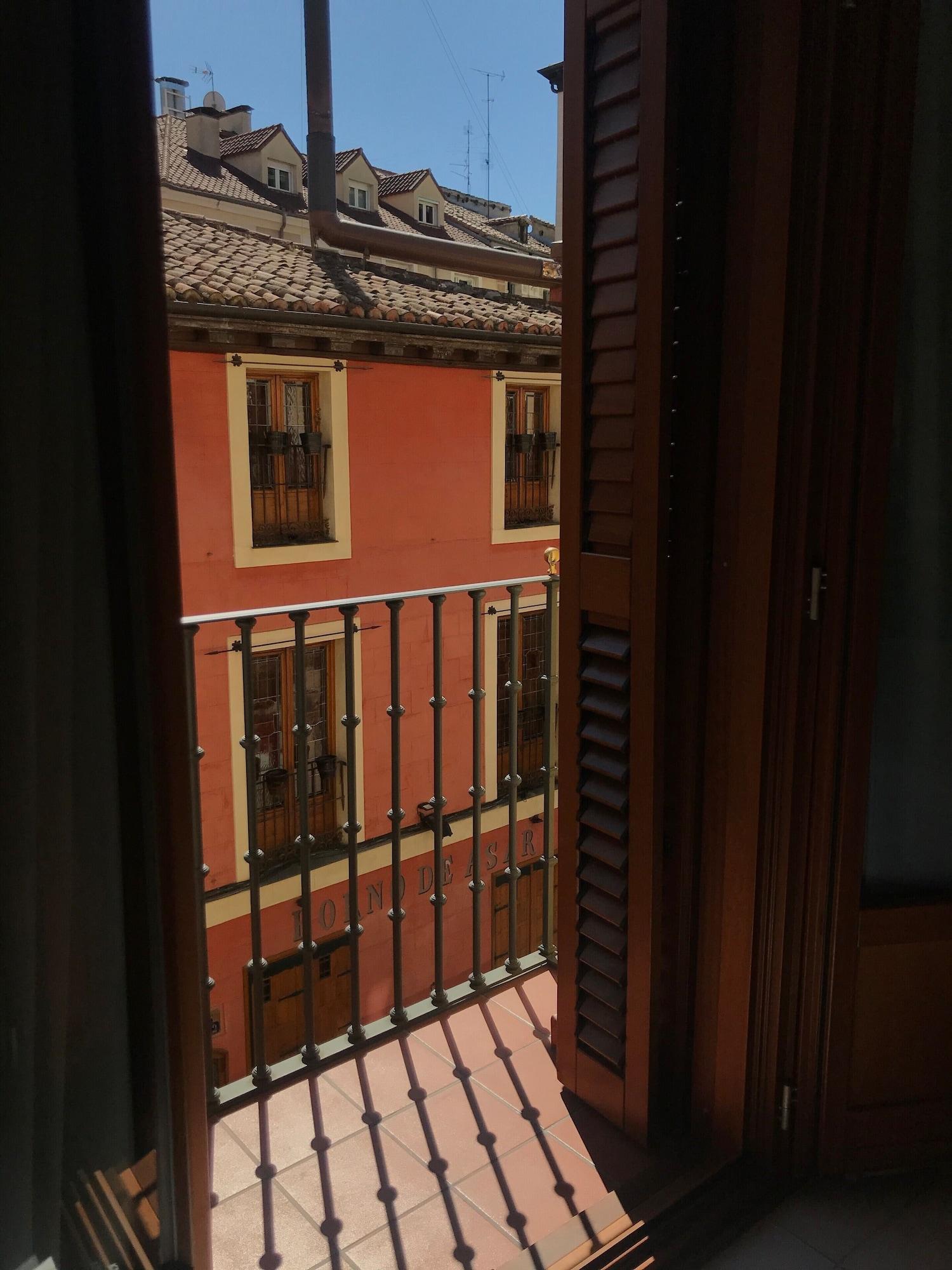 Posada Del Leon De Oro Boutique Hotel Мадрид Экстерьер фото